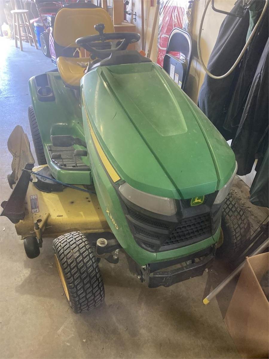 2016 John Deere X380 Riding Lawn Mower For Sale, 406 Hours Clermont
