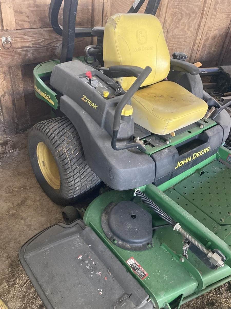 2005 John Deere 737 Zero Turn Mower For Sale, 725 Hours Clermont, IA
