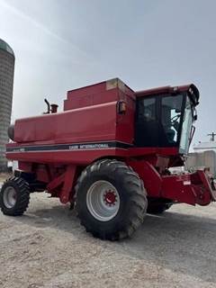 Case IH 1666 Combine