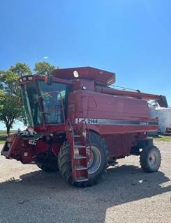 Case IH 2144 Combine