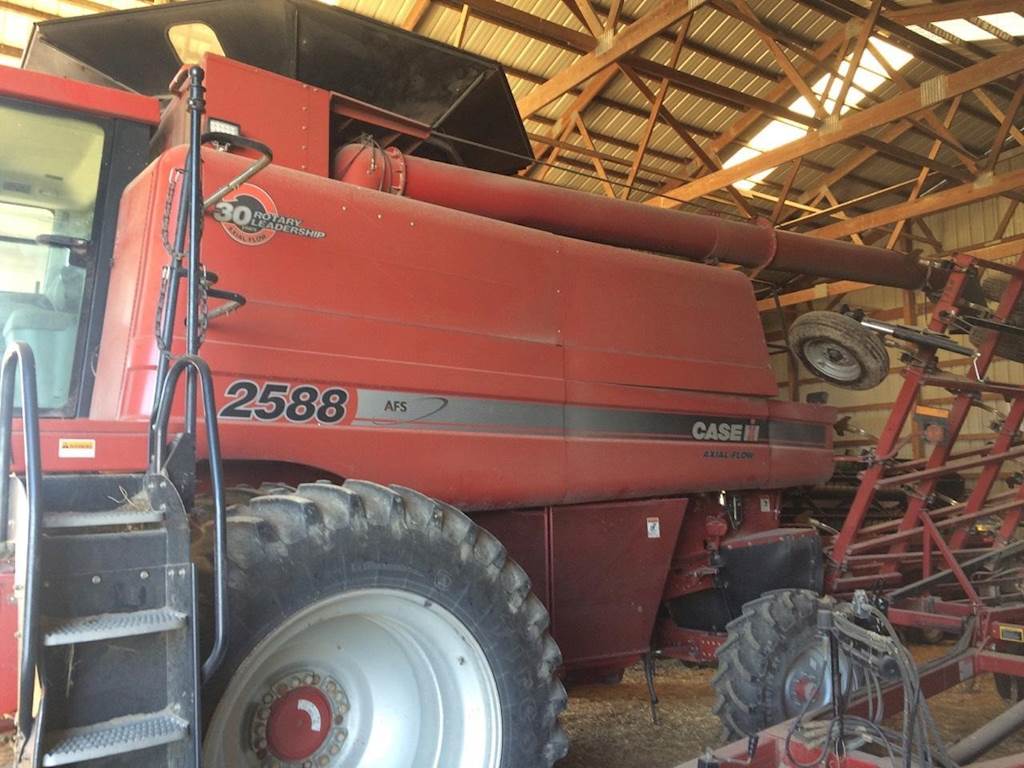 2007 Case IH 2588 Combine