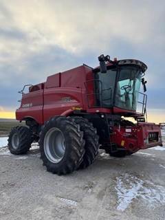 Case IH 7150 Combine
