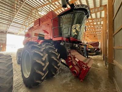 Case IH 7160 Combine