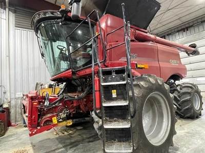 Case IH 7160 Combine