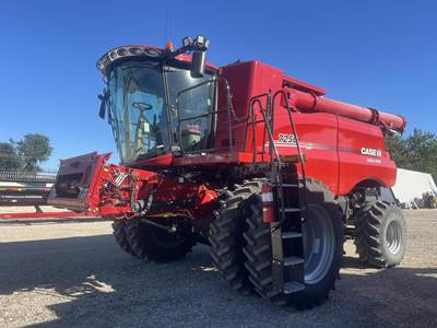 Case IH 7250 Combine