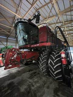 Case IH 7250 Combine