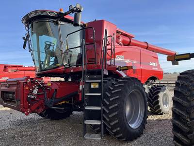 Case IH 7250 Combine