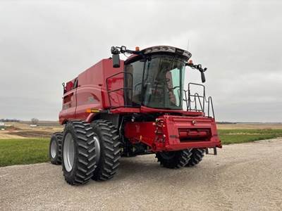 Case IH 7260 Combine