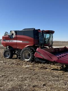 Case IH 8010 Combine