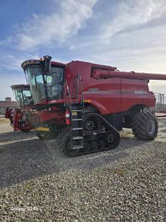 Case IH 8250 Combine