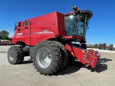 Case IH 8250 Combine