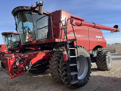 Case IH 8250 Combine