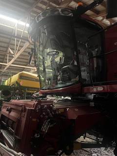 Case IH 8250 Combine