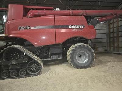 Case IH 9240 Combine