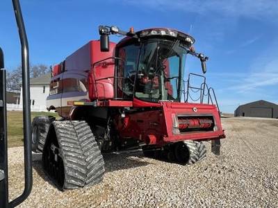 Case IH 9240 Combine