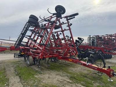 Case IH TIGERMATE 255 Cultivator