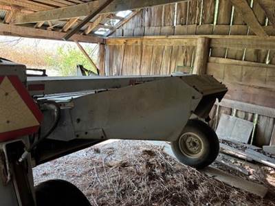 NEW IDEA 5209 Pull-Type Mower Conditioner/Windrower