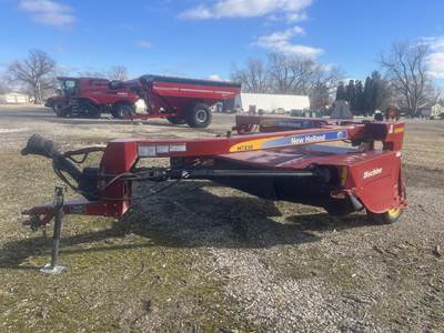 New Holland H7230 Pull-Type Mower Conditioner/Windrower