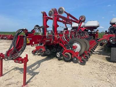 Case IH 2150 Planter / Row Unit