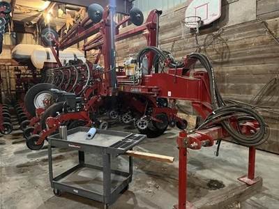 Case IH 2150 Planter / Row Unit