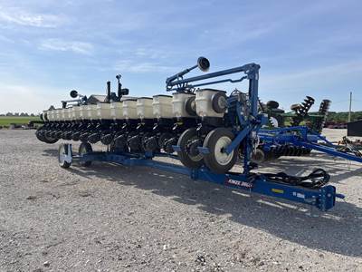 Kinze 3605 Planter / Row Unit