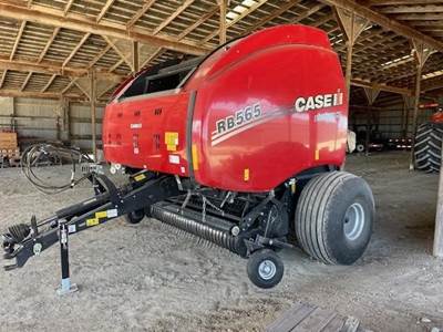 Case IH RB565 Round Baler