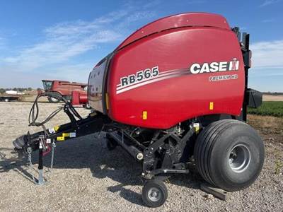 Case IH RB565 Round Baler