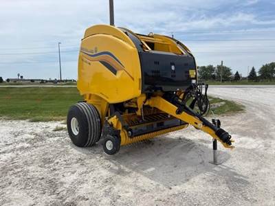 New Holland ROLL-BELT 461 Round Hay Baler