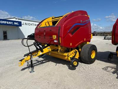 New Holland ROLL-BELT 560 Round Hay Baler