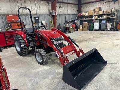 Case IH FARMALL 35C Tractor