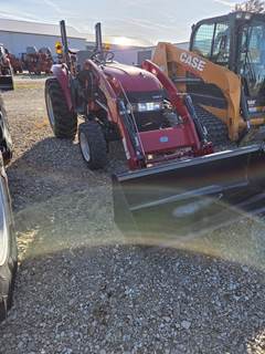 Case IH FARMALL 35C Tractor