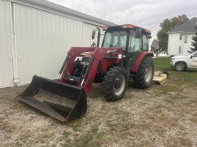 Case IH FARMALL 105U Tractor