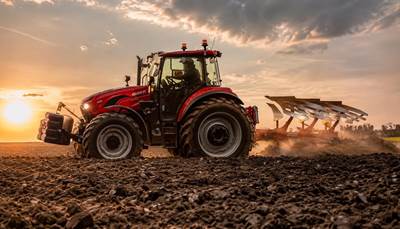 Case IH FARMALL 120C Tractor