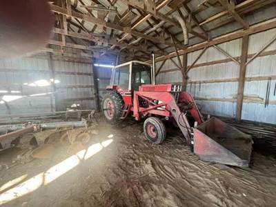 International 1086 Tractor