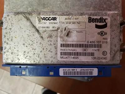 Bendix ABS Control Module for a 2013 Peterbilt 384
