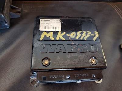 Wabco ABS Control Module for a 1998 Mack CH613