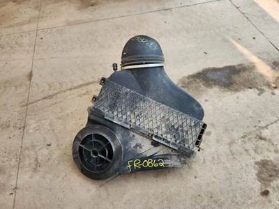 Freightliner Cascadia 113 Air Cleaner / Air Filter Housing