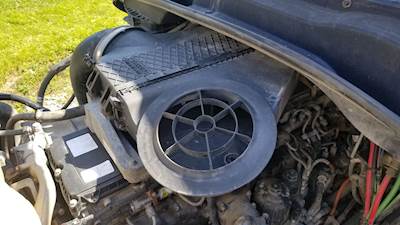 Freightliner Cascadia 125 Right Air Cleaner / Air Filter Housing