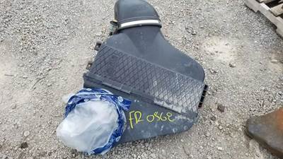 Freightliner Cascadia 125 Right Air Cleaner / Air Filter Housing