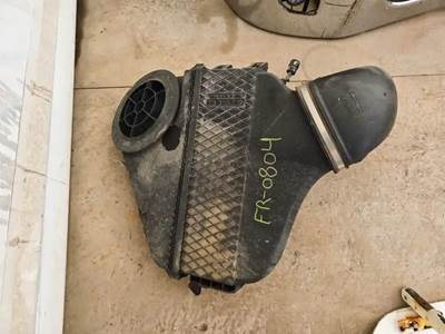 Freightliner Cascadia 125 Air Cleaner / Air Filter Housing