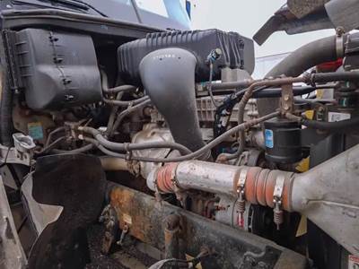 Freightliner Coronado 122 SD Air Cleaner / Air Filter Housing for a 2019 Freightliner 122SD