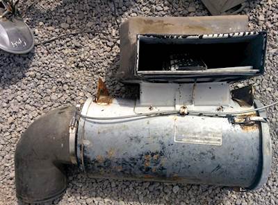 Freightliner FLD120 Air Cleaner / Air Filter Housing