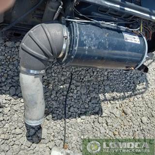 Freightliner FLD120 Air Cleaner / Air Filter Housing