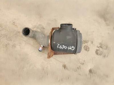 GMC 7000 Right Air Cleaner / Air Filter Housing