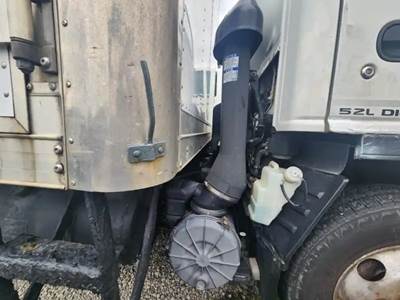 GMC W4500 Right Air Cleaner / Air Filter Housing