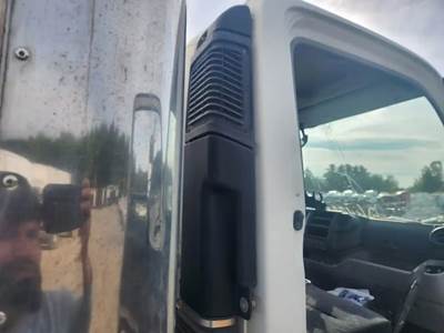 Hino 195 Right Air Cleaner / Air Filter Housing