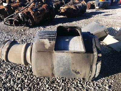 International 9300 Right Air Cleaner / Air Filter Housing