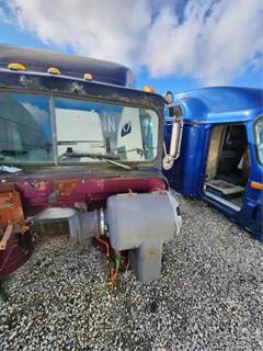 International 9300 Left Air Cleaner / Air Filter Housing