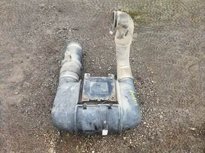Kenworth T800 Air Cleaner / Air Filter Housing