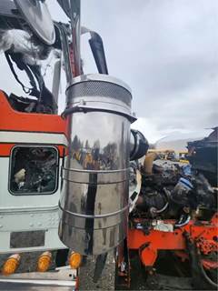 Kenworth W900 Right Air Cleaner / Air Filter Housing